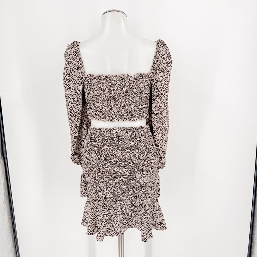 Elegant Cream and Black Mini Skirt Set - Picture 4 of 7